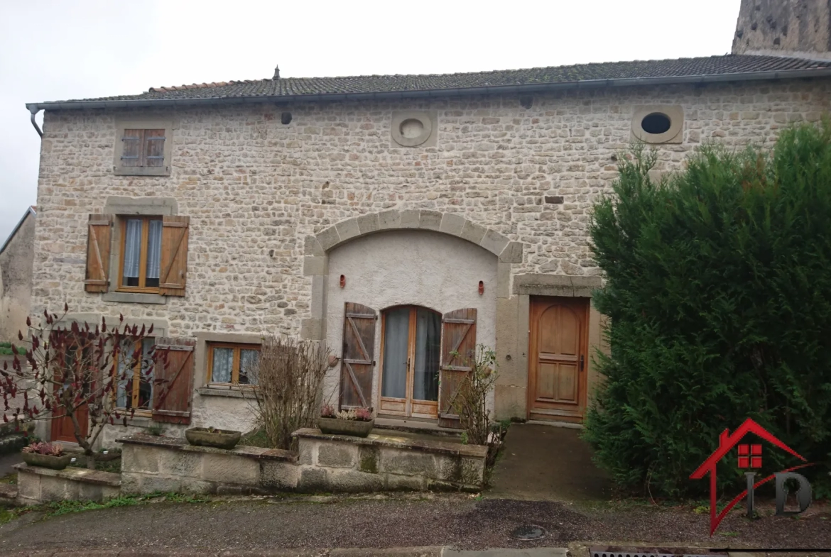 Maison de village F6 avec maison à rénover sur un terrain de 718m2 à Villars st marcellin 