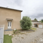 Maison T3 avec grand séjour, 2 chambres, garage et terrasse à Colombier-Saugnieu