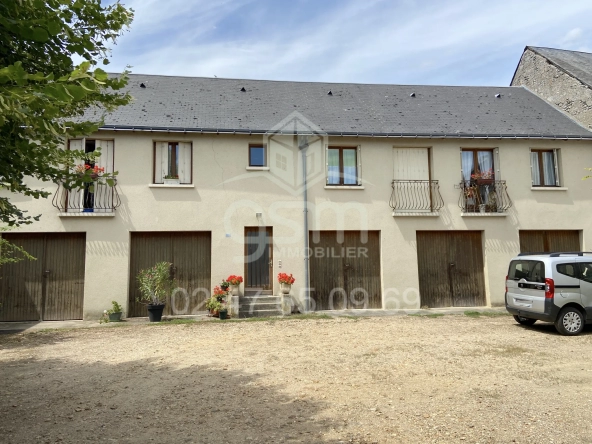 Immeuble de rapport 116m2 + garages à Ste Maure