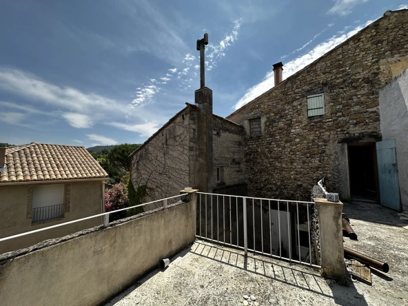 Maison de village 120 m2 avec terrasses et cave à St roman de malegarde