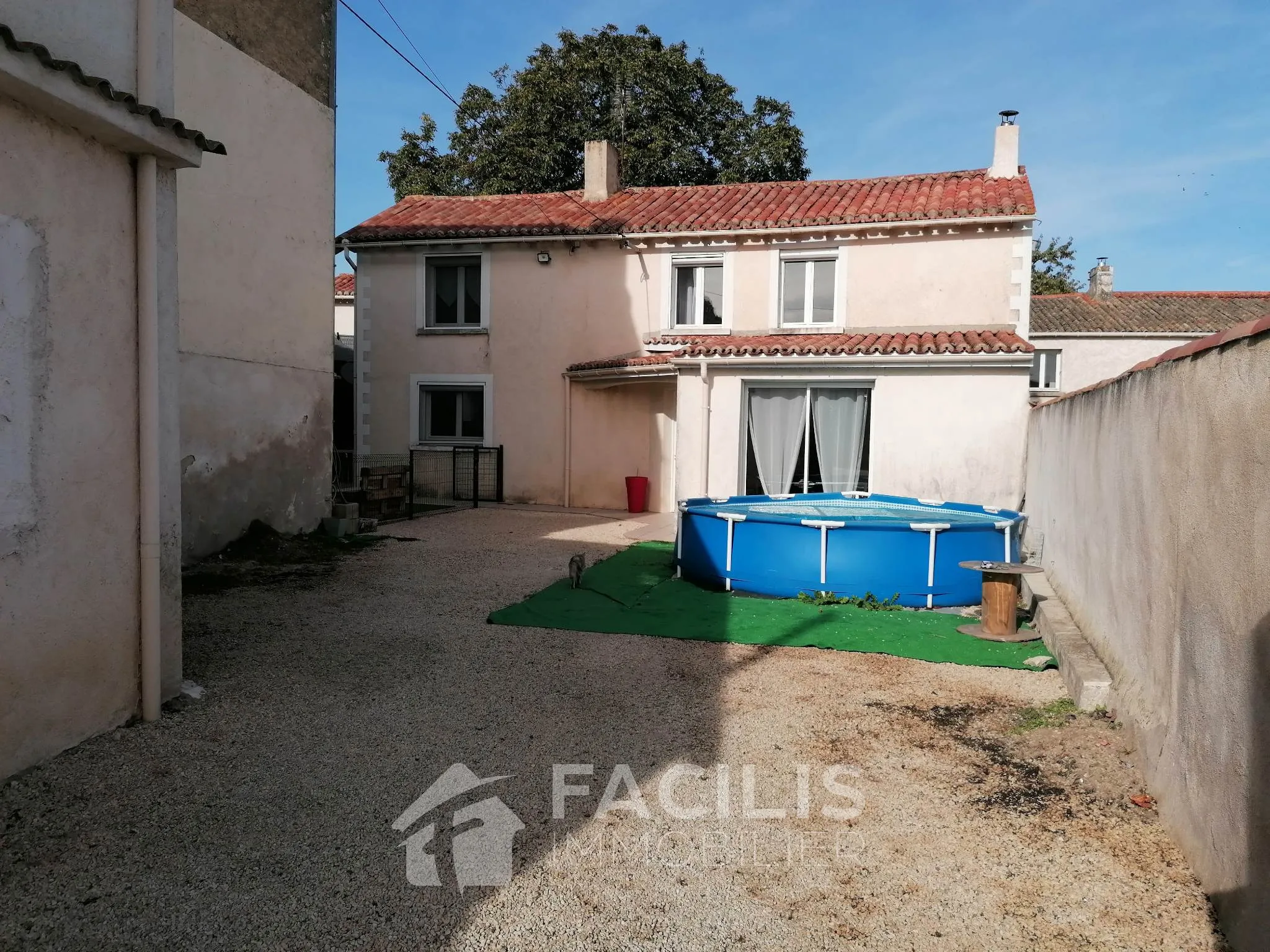 Maison de village en pierres à Maillé (86190) 