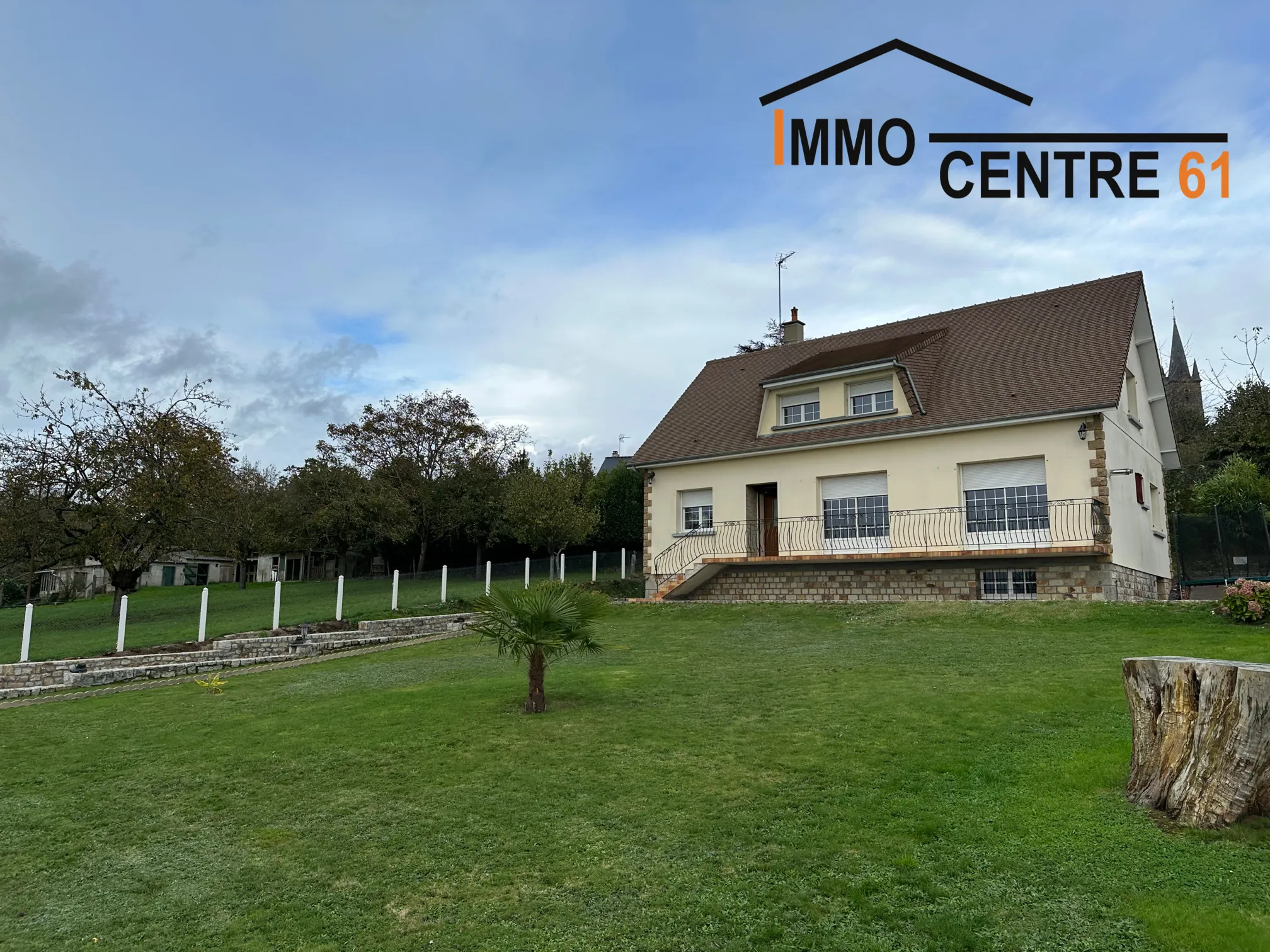 Pavillon à Juvigny-sous-Andaine : maison rénovée avec grand terrain 