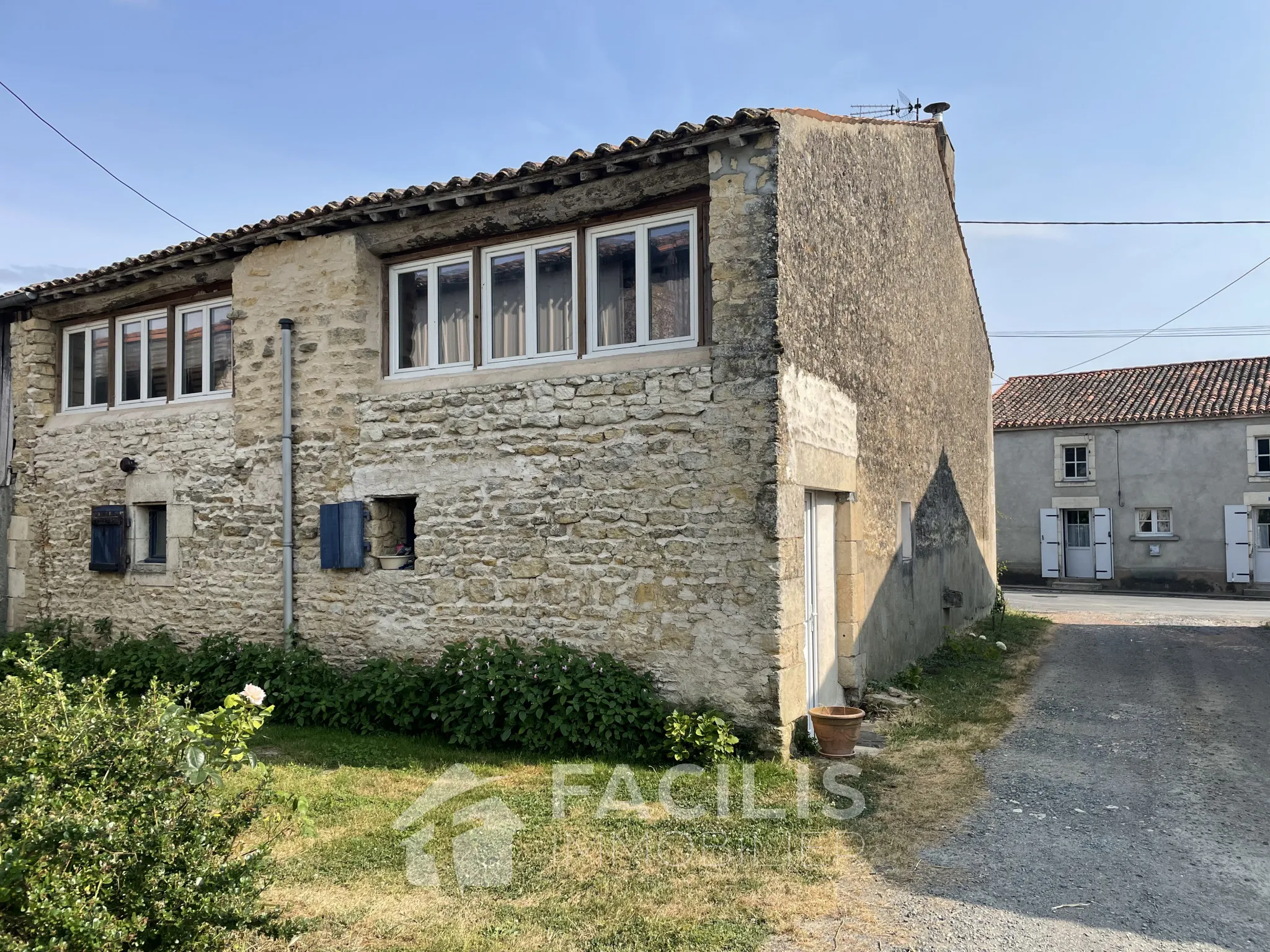 Maison en pierre à Damvix, 85420 