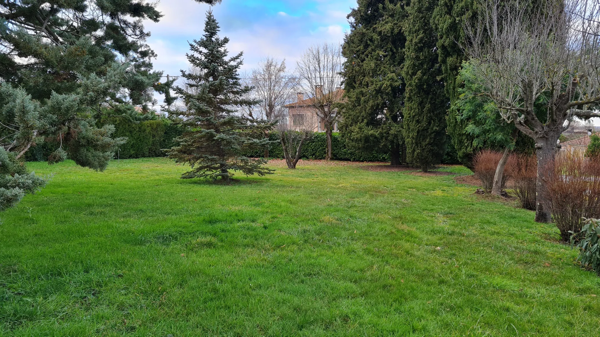 Terrain à vendre à Saint-Sulpice-Sur-Lèze 1100m2 