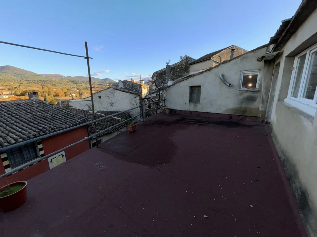 Maison de village à rénover avec terrasse - Mirabel aux Baronnies