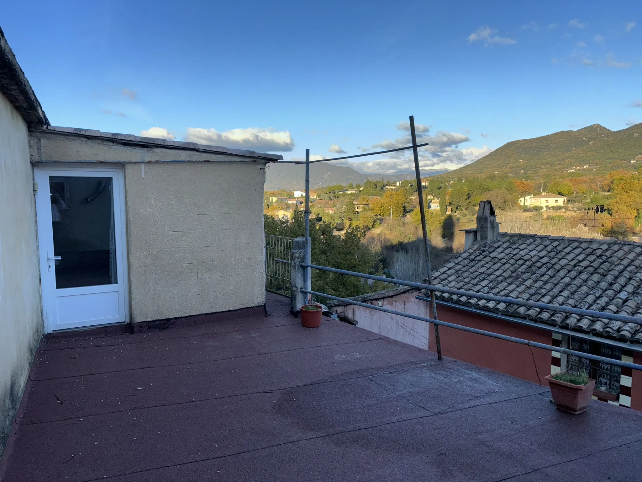 Maison de village à rénover avec terrasse - Mirabel aux Baronnies 