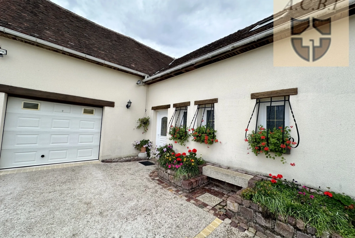 Maison familiale avec piscine chauffée à 20 min de Vendôme 