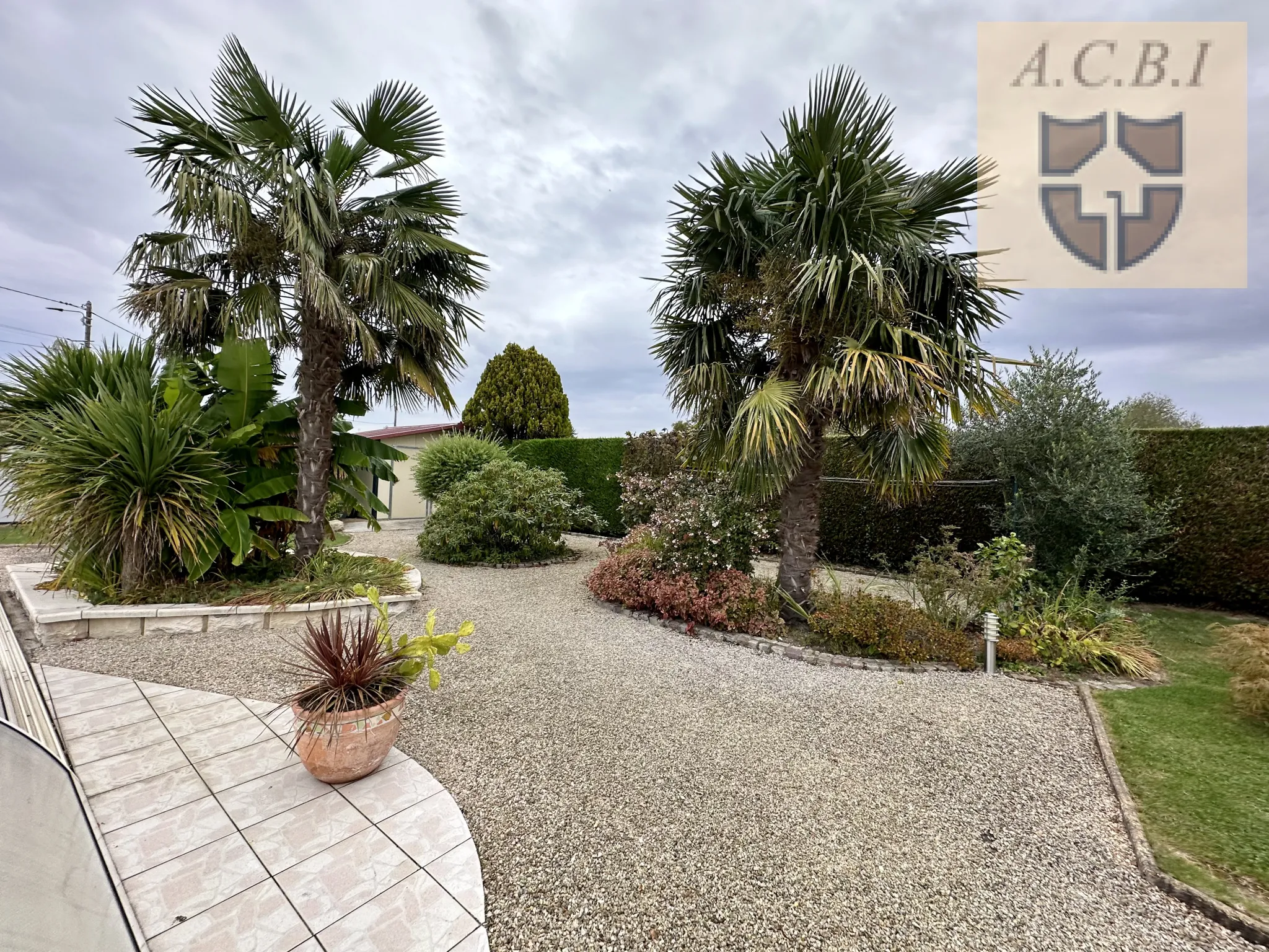 Maison familiale avec piscine chauffée à 20 min de Vendôme 