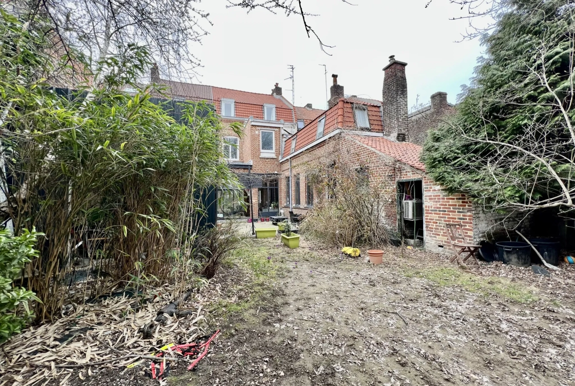 Maison Bourgeoise avec Jardin à Roubaix 