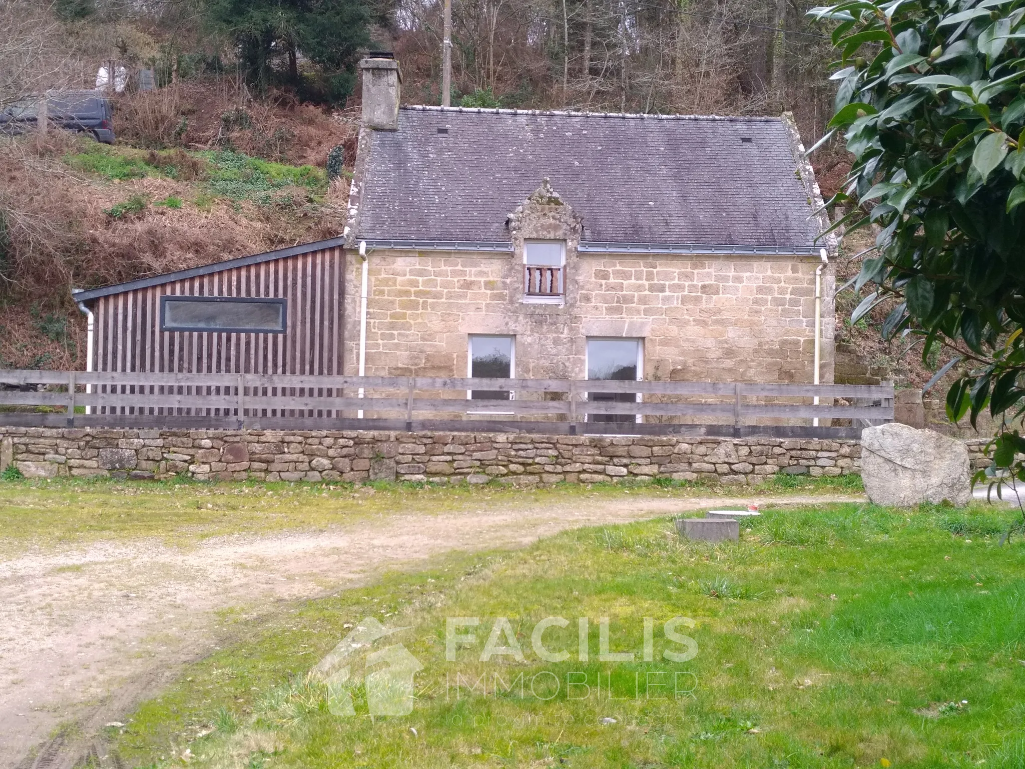 Maison en pierres indépendante à vendre dans le Morbihan 