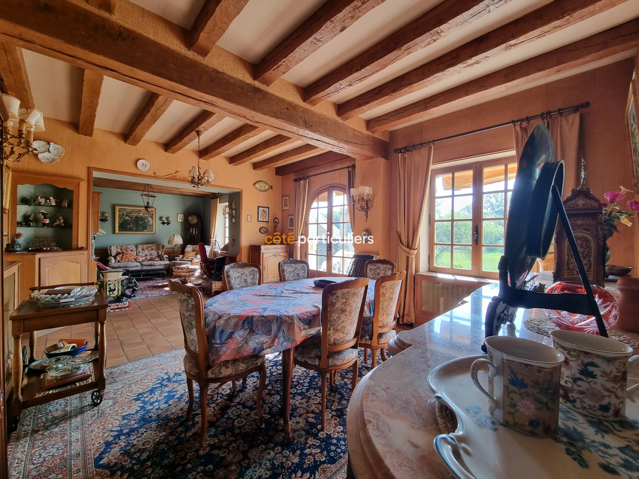 Maison de caractère au cœur du bourg de Semblancay 