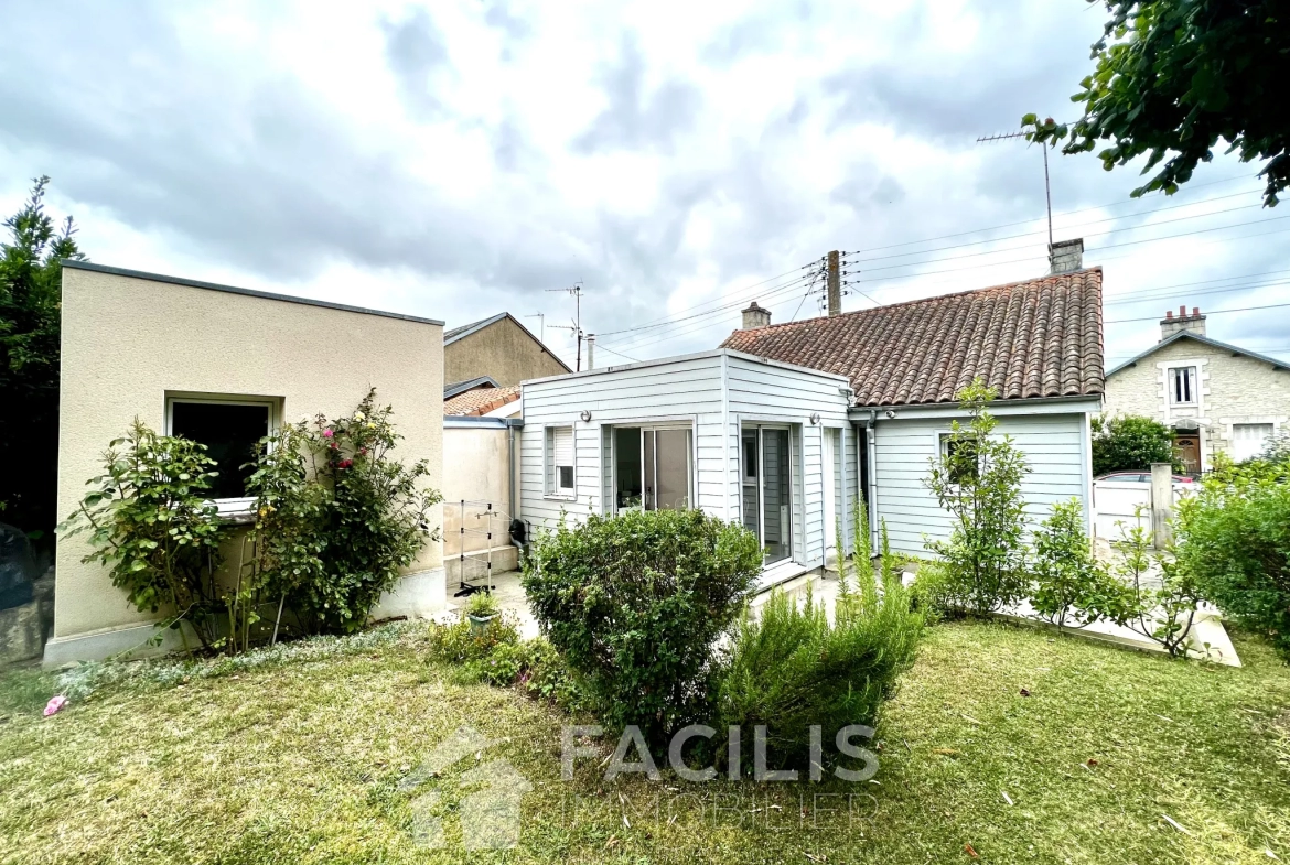 POITIERS (86000) - MAISON DE VILLE AVEC JARDIN - 59 m2 - 2 CHAMBRES 