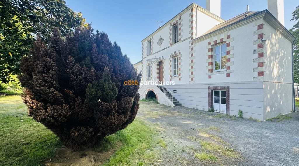 Maison de caractère à Riaillé avec jardin verdoyant