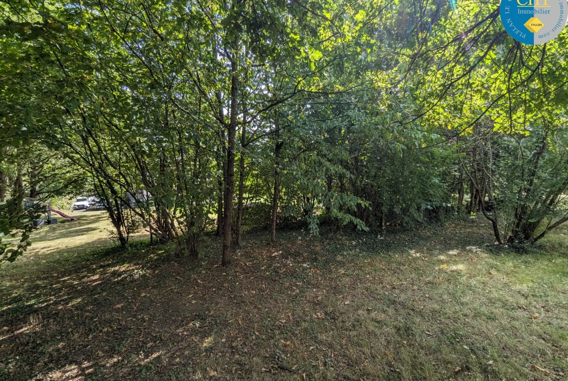 Maison récente avec terrain d'environ 3 115m2 à Loutehel, Brocéliande 