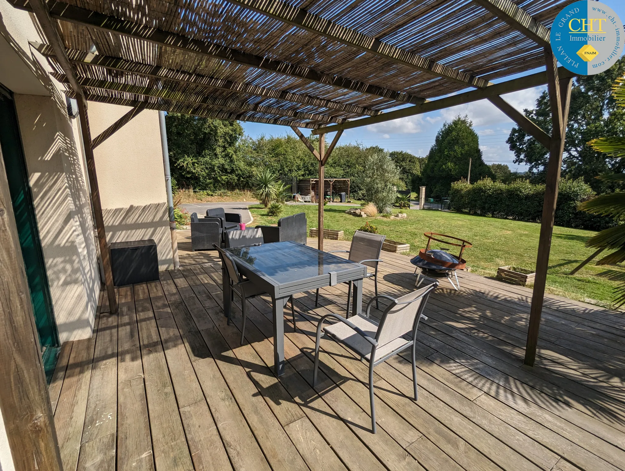 Maison récente avec terrain d'environ 3 115m2 à Loutehel, Brocéliande 