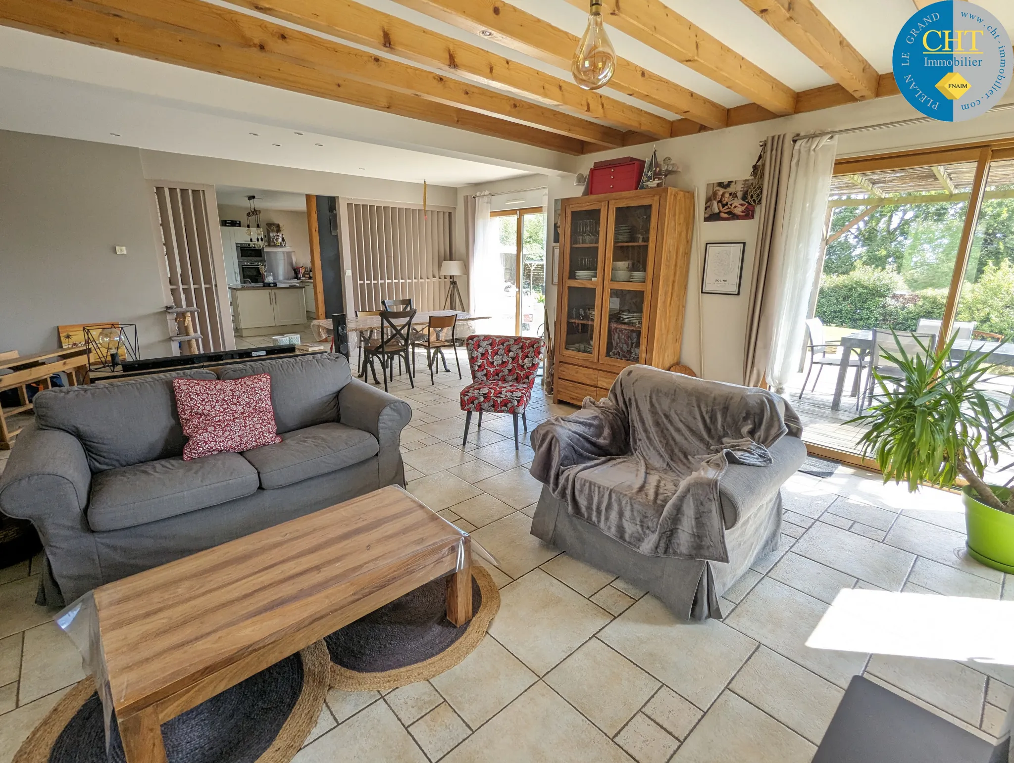 Maison récente avec terrain d'environ 3 115m2 à Loutehel, Brocéliande 