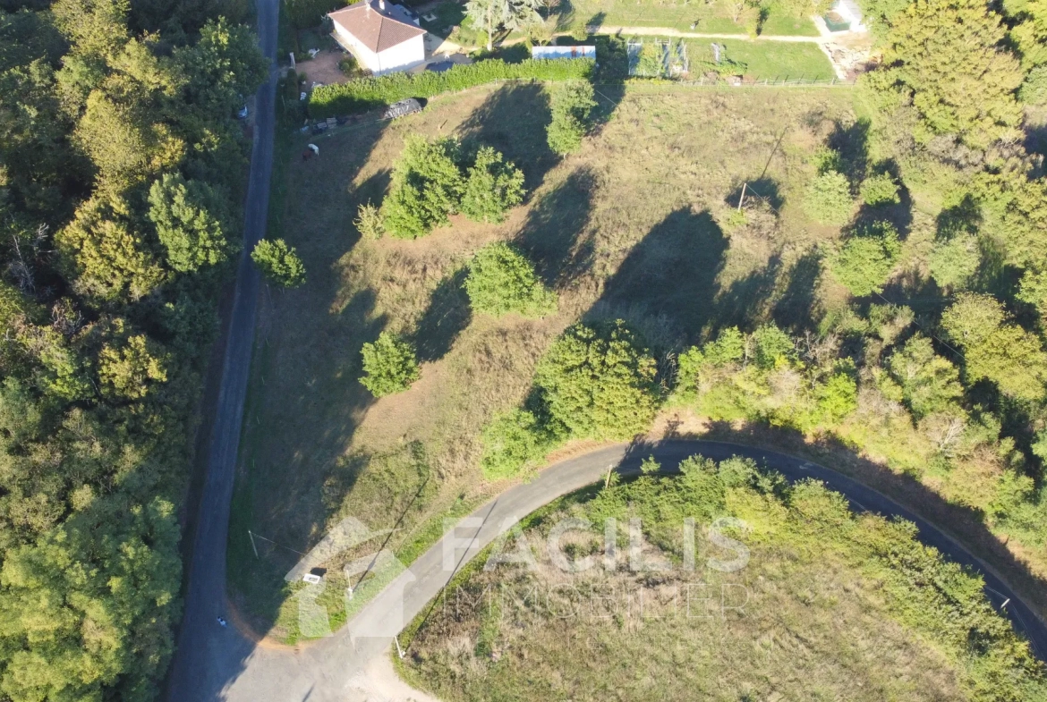 Terrain à bâtir de 1 103 m2 à Cloué - Hors lotissement 