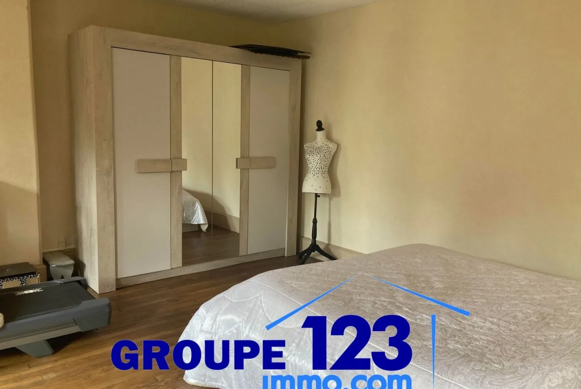 Maison de 226m² au centre d'Aillant sur Tholon 