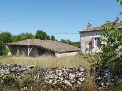 Maison en pierre avec dépendances à Touffailles 