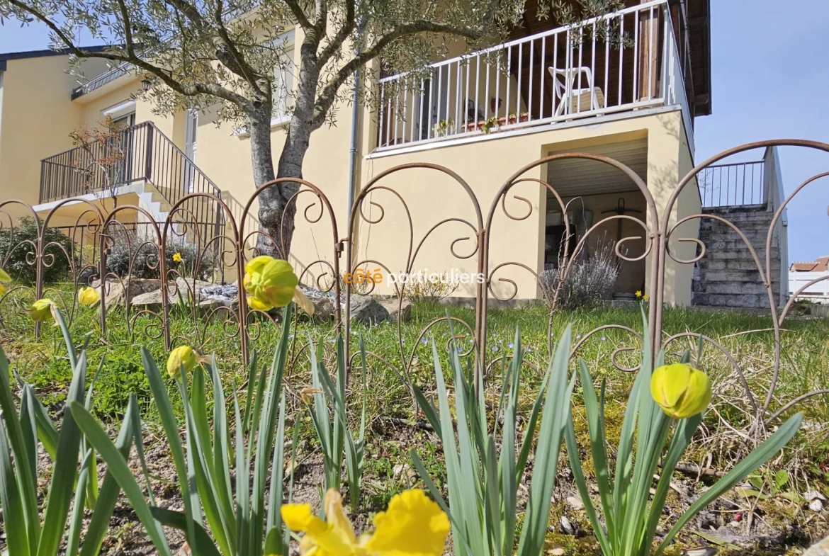 Maison T5 avec terrasse couverte à Pernay 