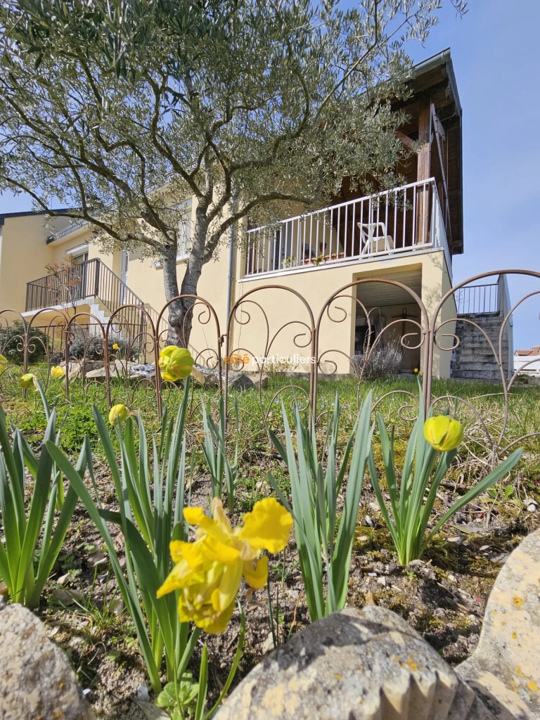 Maison T5 avec terrasse couverte à Pernay