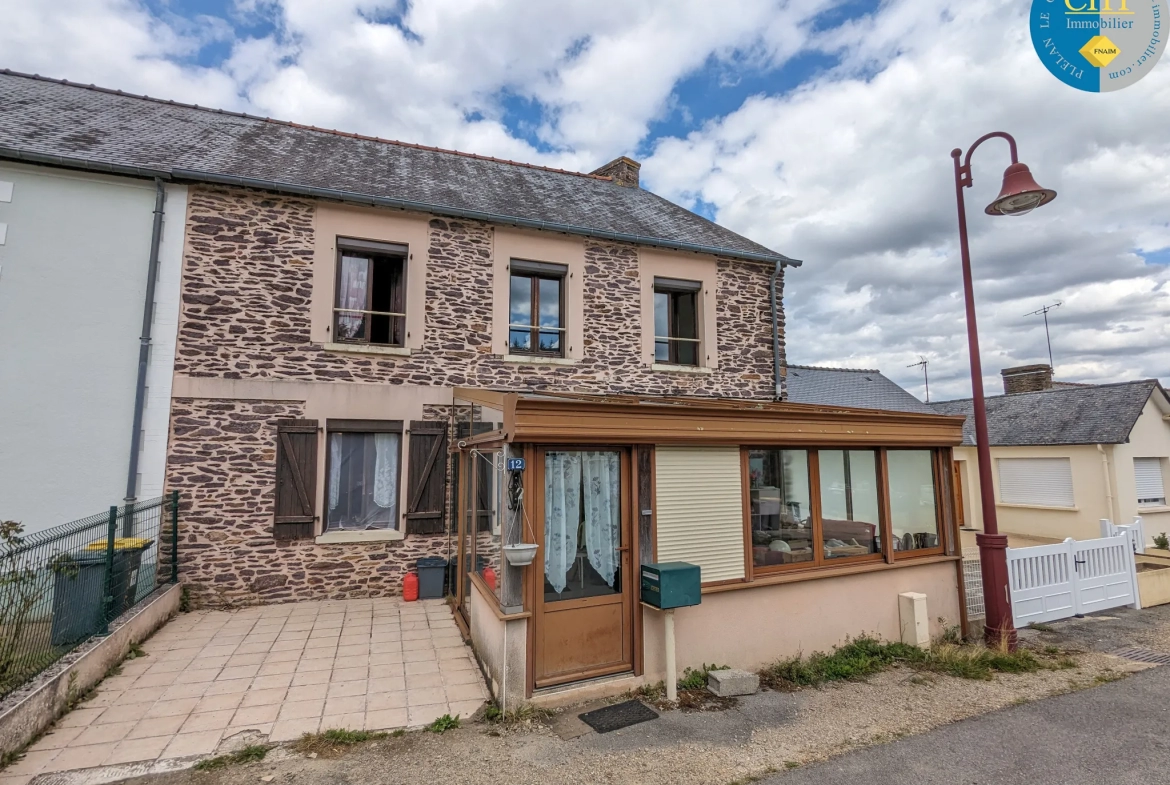 Saint-Malo-De-Beignon : grande maison en pierres à acheter 