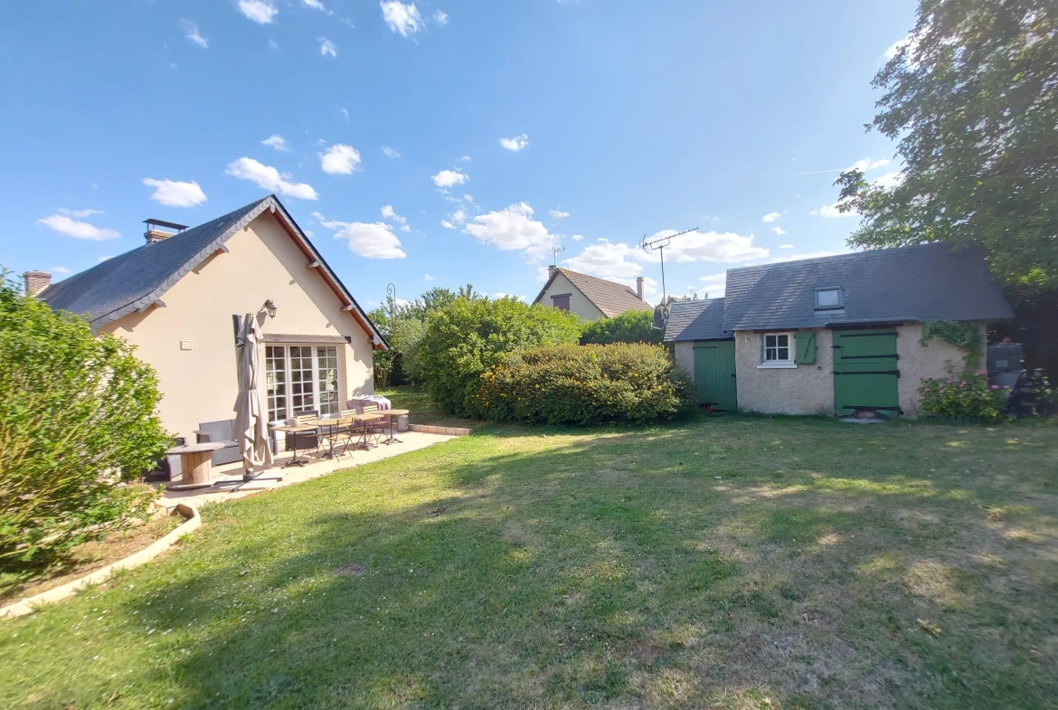 Longère rénovée à vendre à Cierrey - Belle maison avec grand terrain 