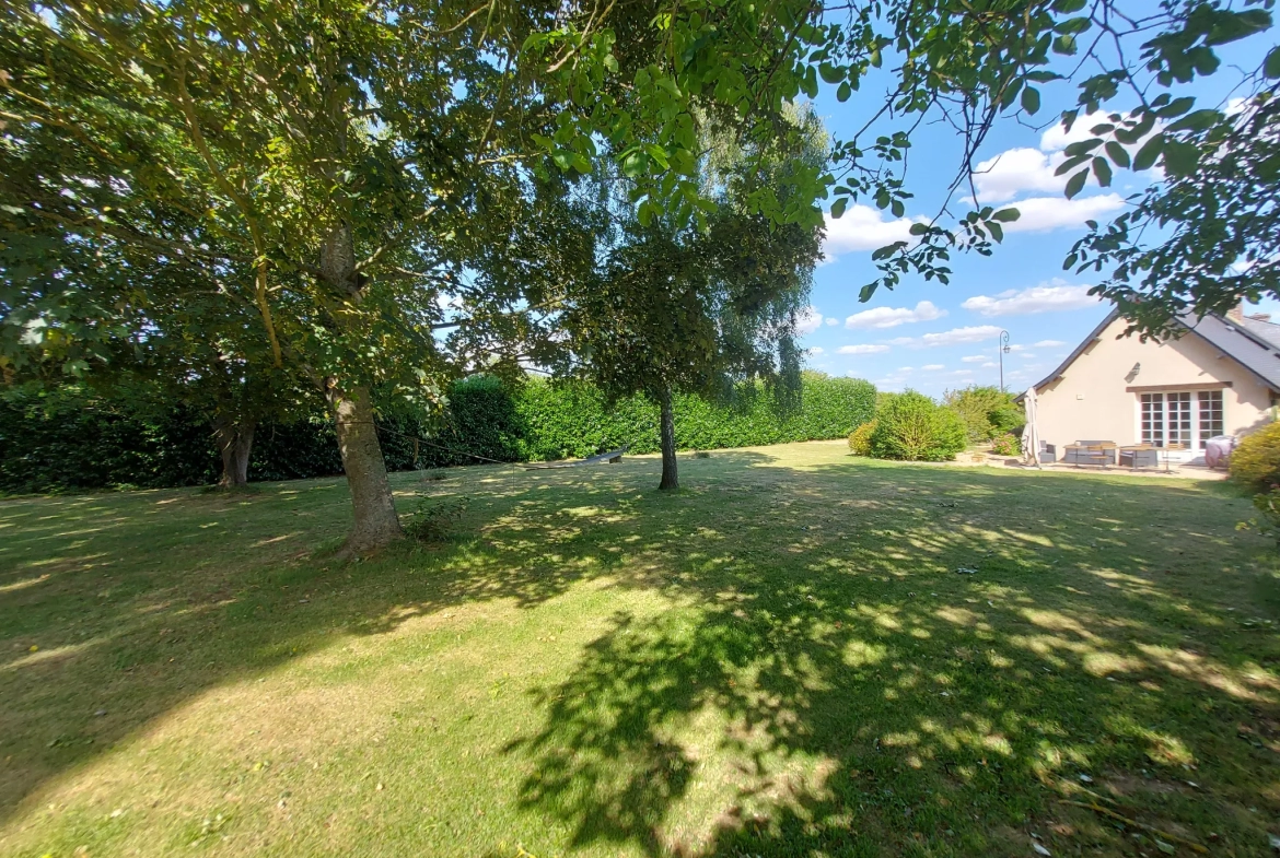 Longère rénovée à vendre à Cierrey - Belle maison avec grand terrain 