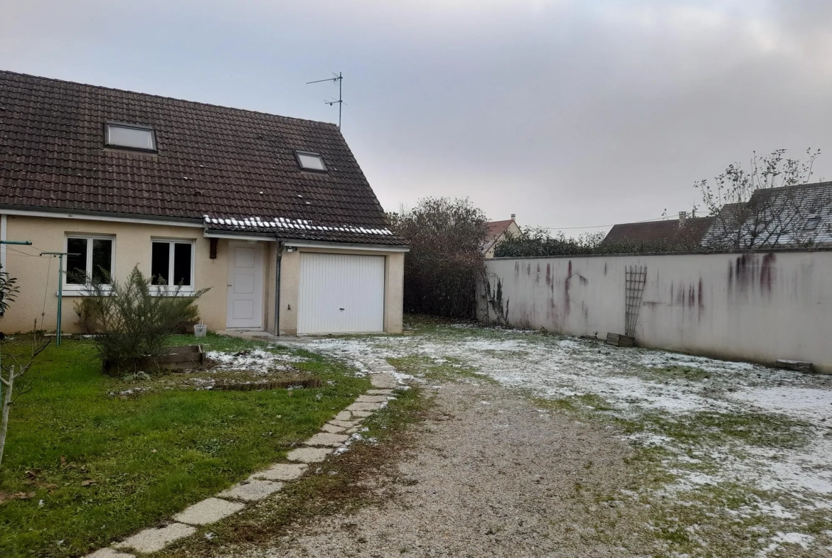 Pavillon 3 chambres avec jardin à Villeneuve-la-Guyard - 164300€ 