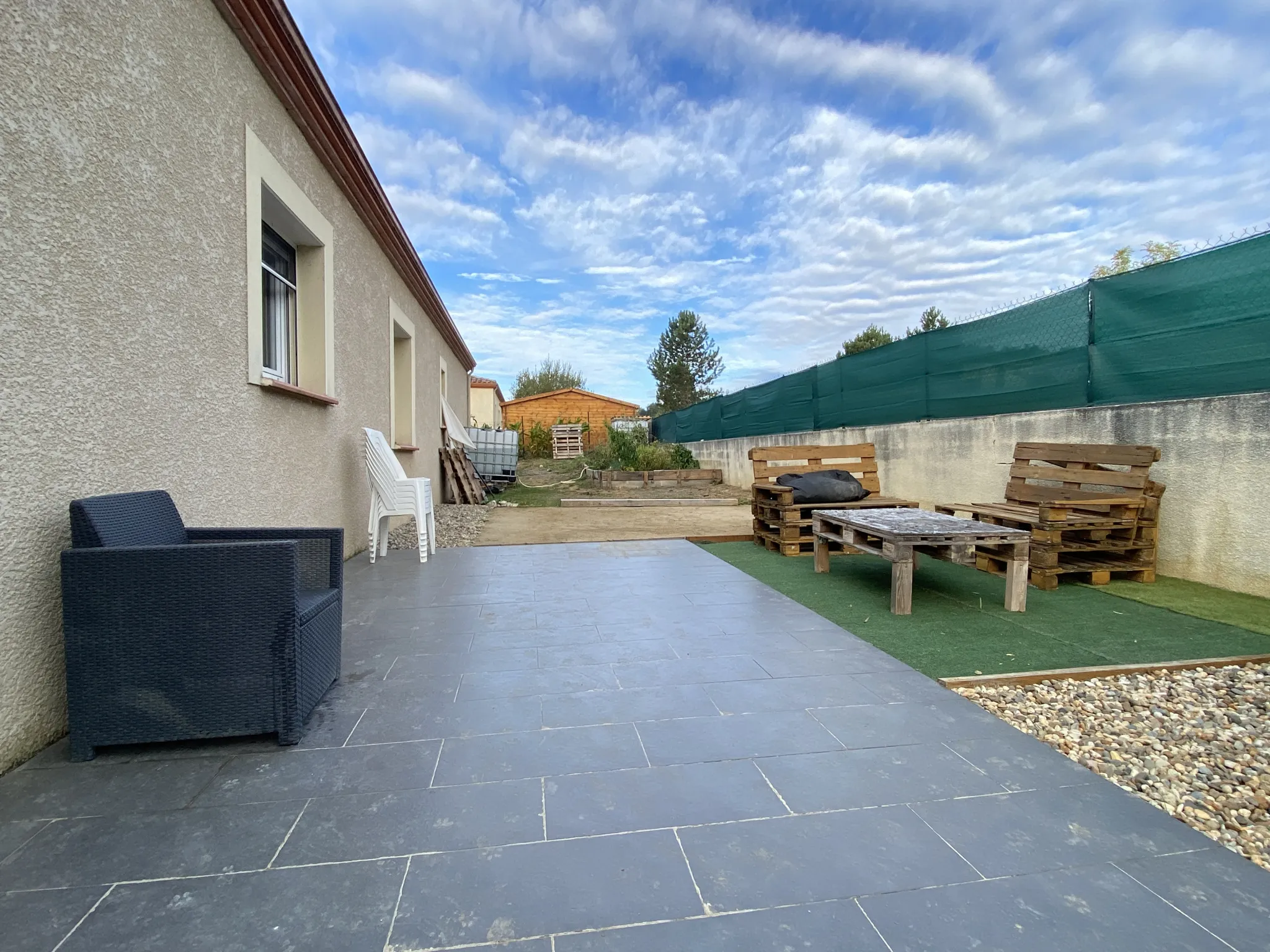 Maison contemporaine 4 chambres avec garage et jardin de 1000 m2 à Penne d'Agenais 