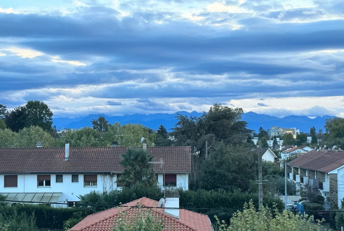 PAU - APPARTEMENT T3 avec garage, cave et balcon 