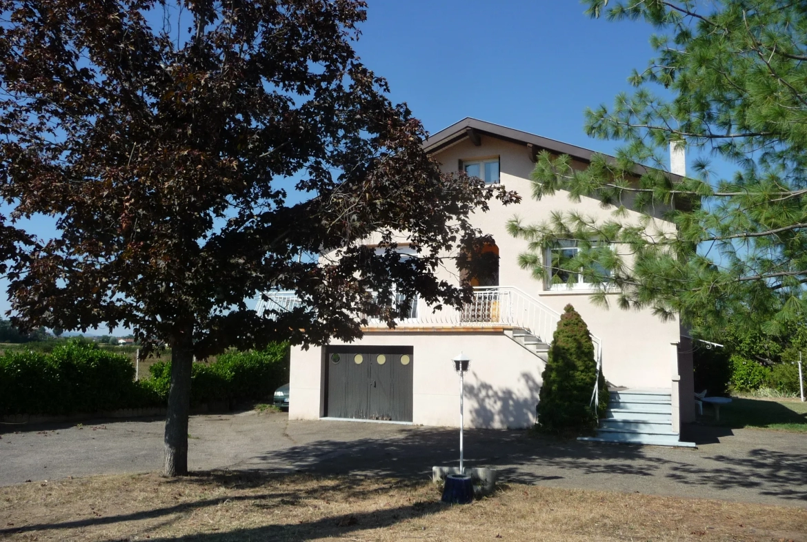 Maison Traditionnelle 90m² avec Terrain 800m² - Saint Romain le Puy 