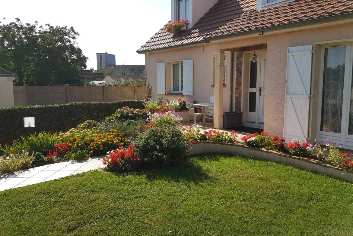 Maison à vendre à Dourdan - Belle maison avec beaux volumes 