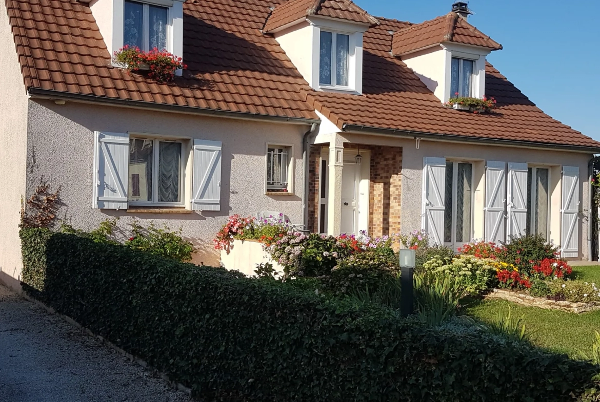 Maison à vendre à Dourdan - Belle maison avec beaux volumes 