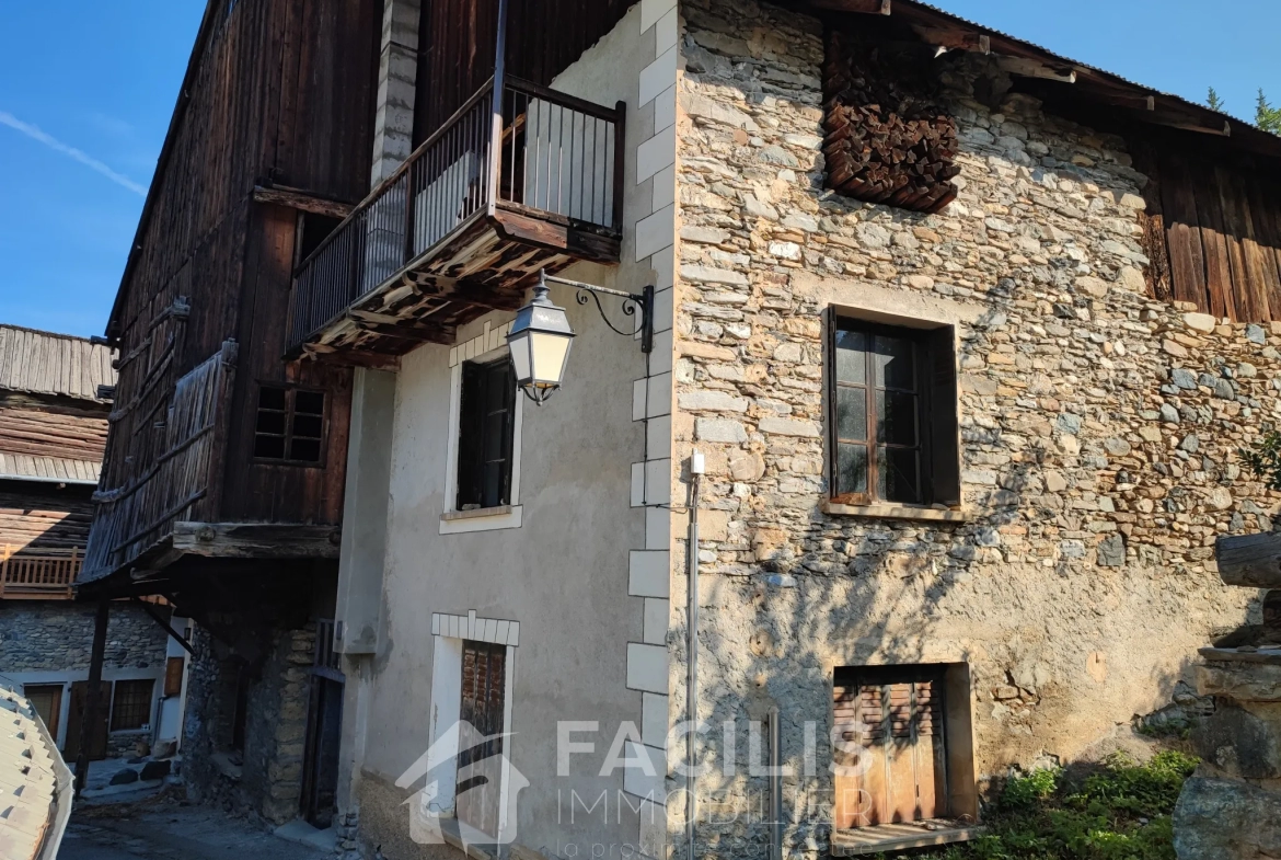 Maison ancienne à rénover à Molines en Queyras 