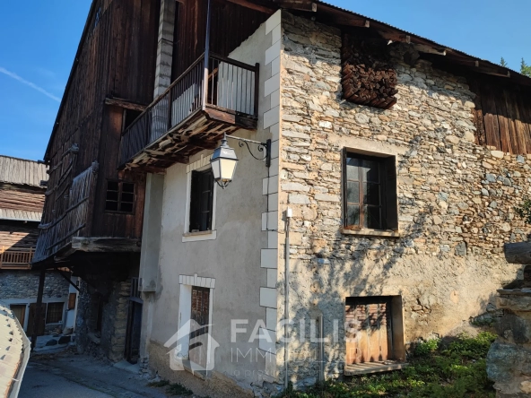 Maison ancienne à rénover à Molines en Queyras