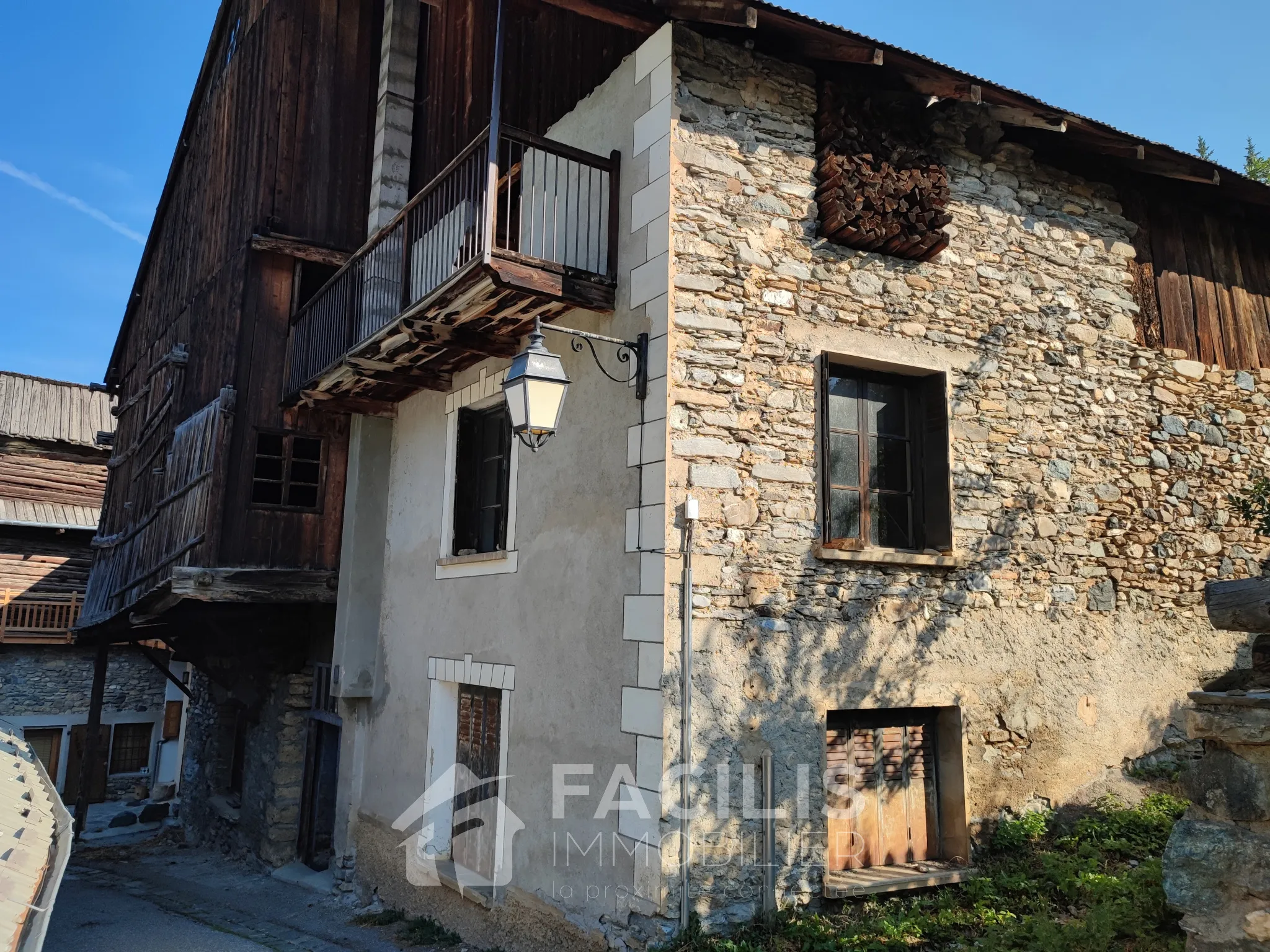 Maison ancienne à rénover à Molines en Queyras 