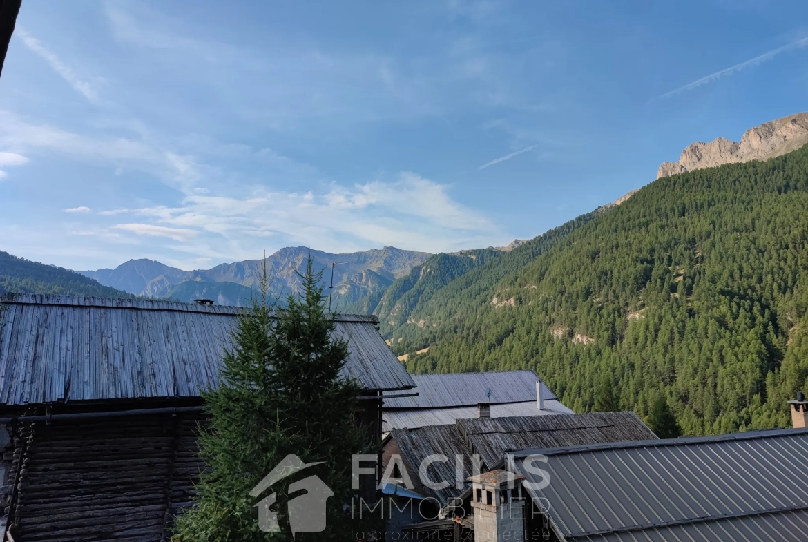 Maison ancienne à rénover à Molines en Queyras 