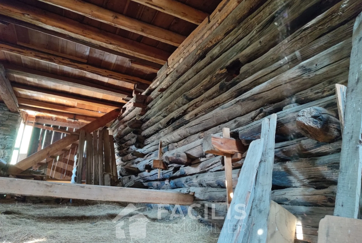 Maison ancienne à rénover à Molines en Queyras 