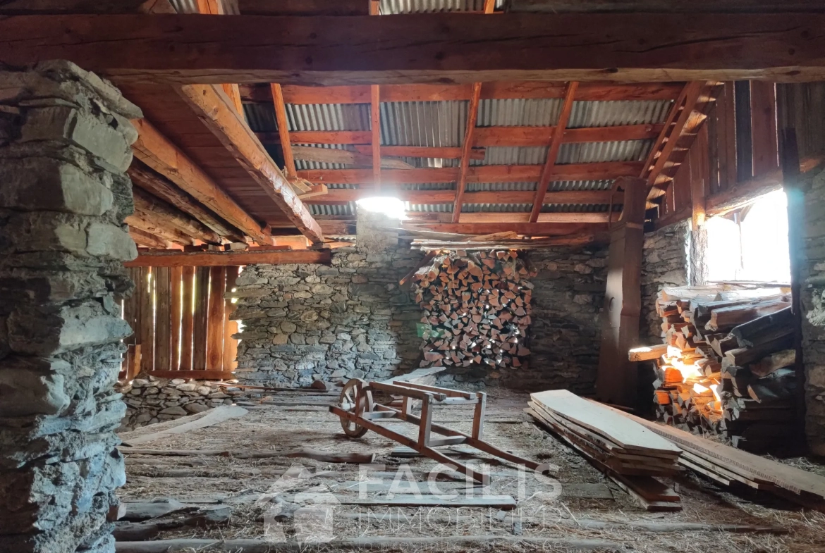 Maison ancienne à rénover à Molines en Queyras 