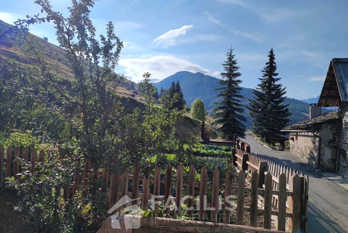 Maison ancienne à rénover à Molines en Queyras 