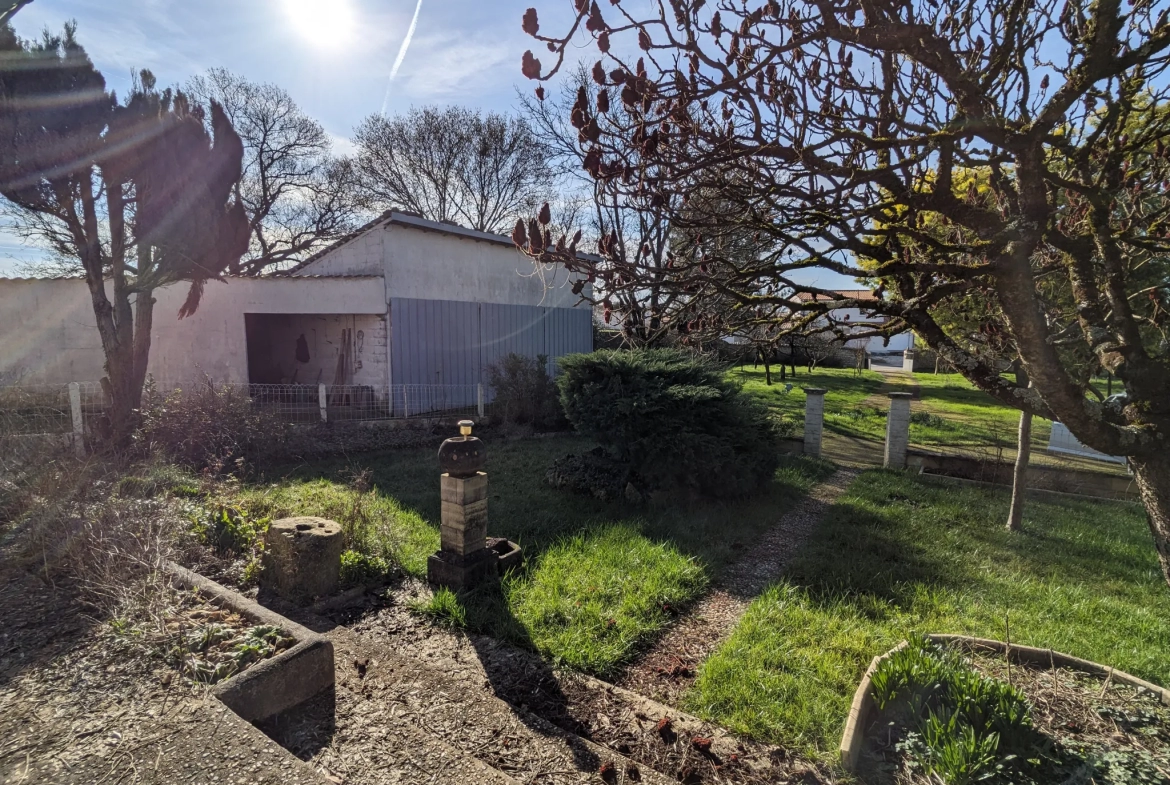 Maison Ancienne 98 m2 avec Terrain à Saintes 