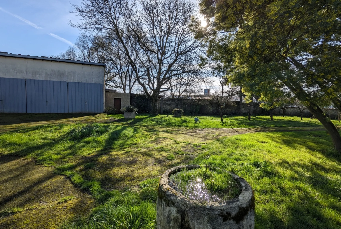 Maison Ancienne 98 m2 avec Terrain à Saintes 