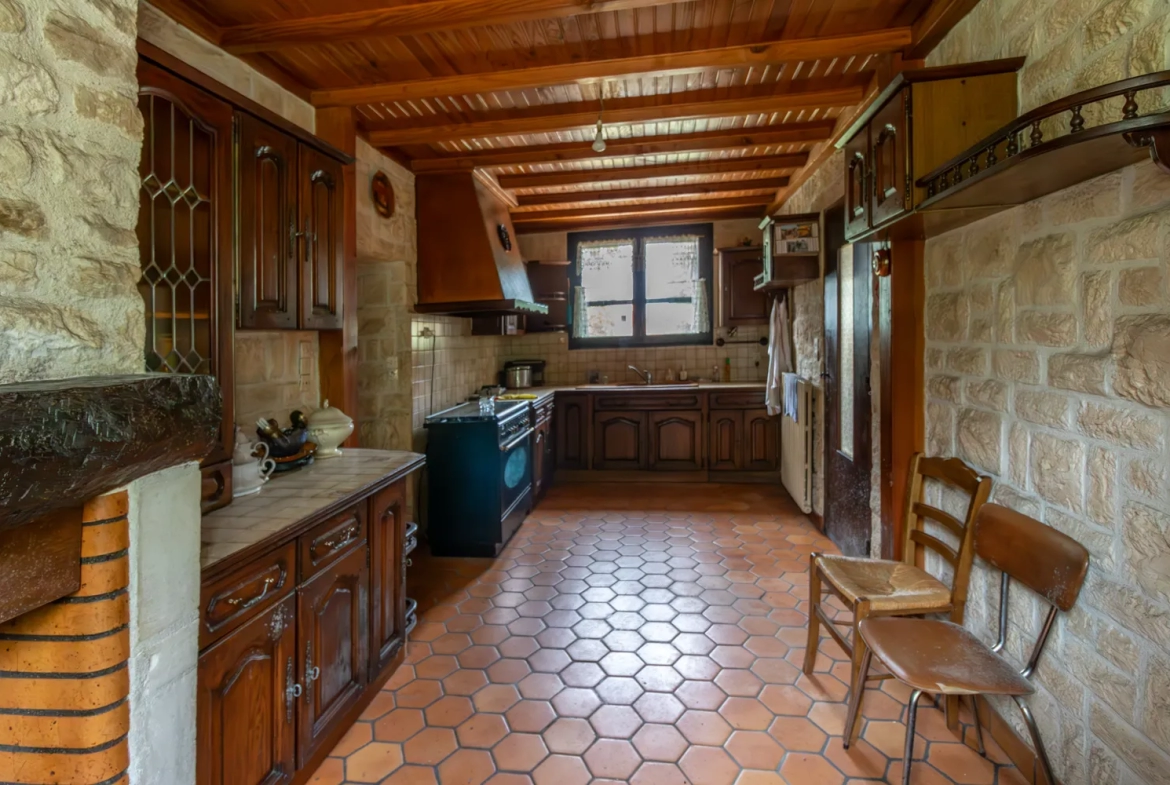 Maison Ancienne 98 m2 avec Terrain à Saintes 