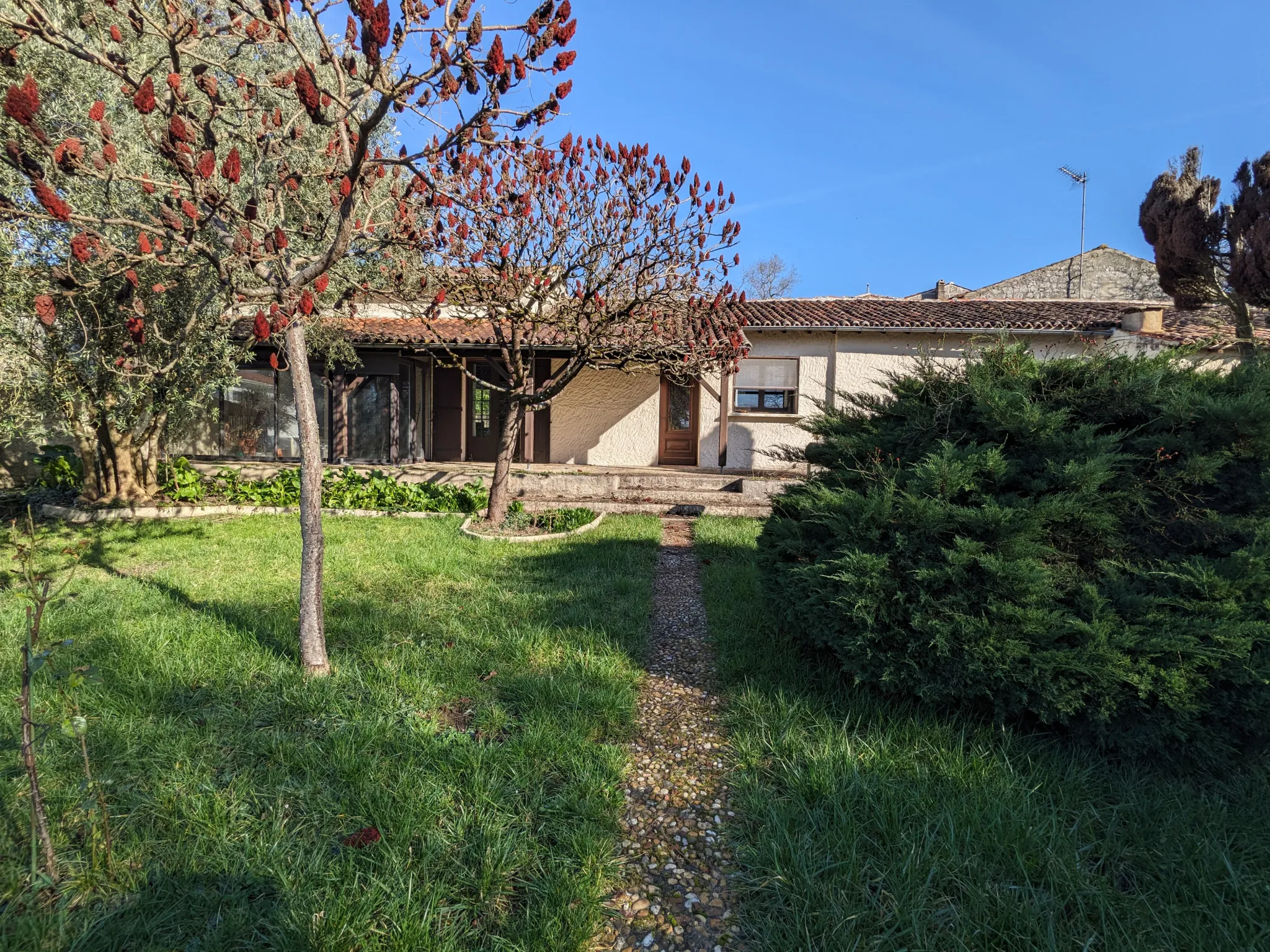 Maison Ancienne 98 m2 avec Terrain à Saintes 