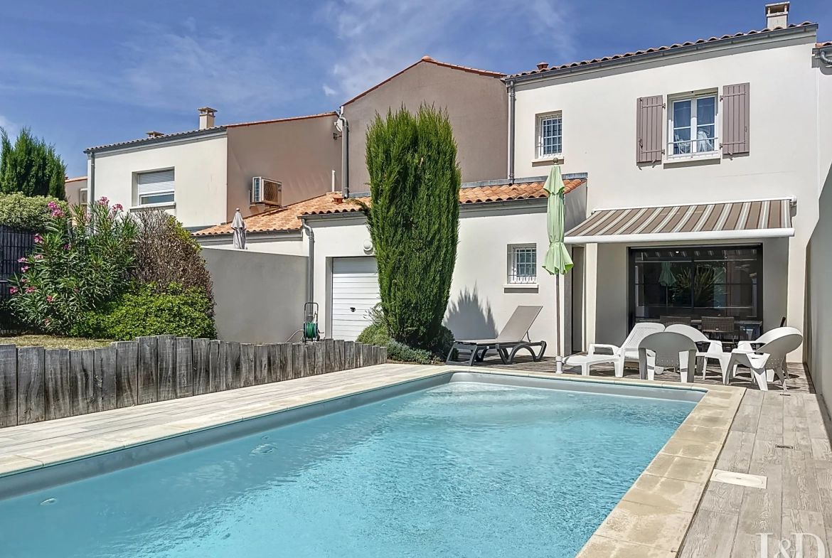 Belle maison de 97 m2 avec piscine à Arces 