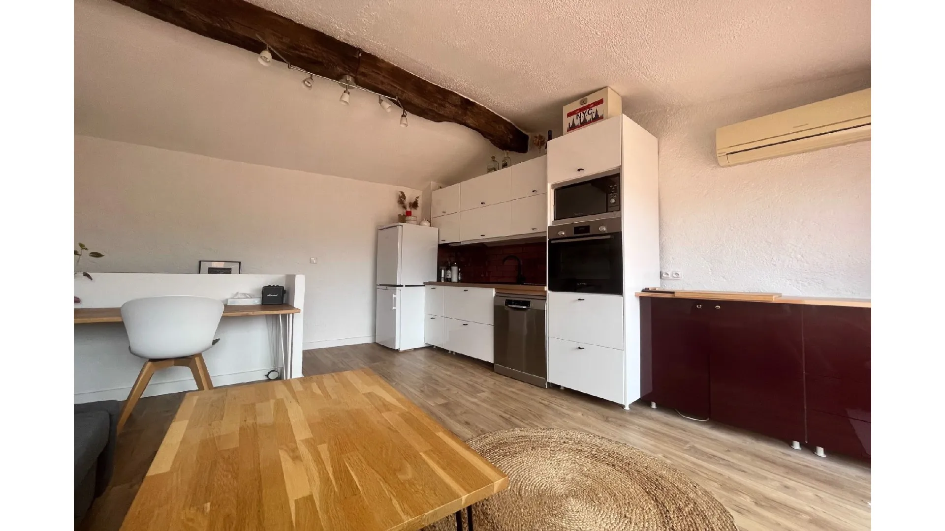 Appartement Duplex Rénové à Trets - 43 m2 - 164 000 € 