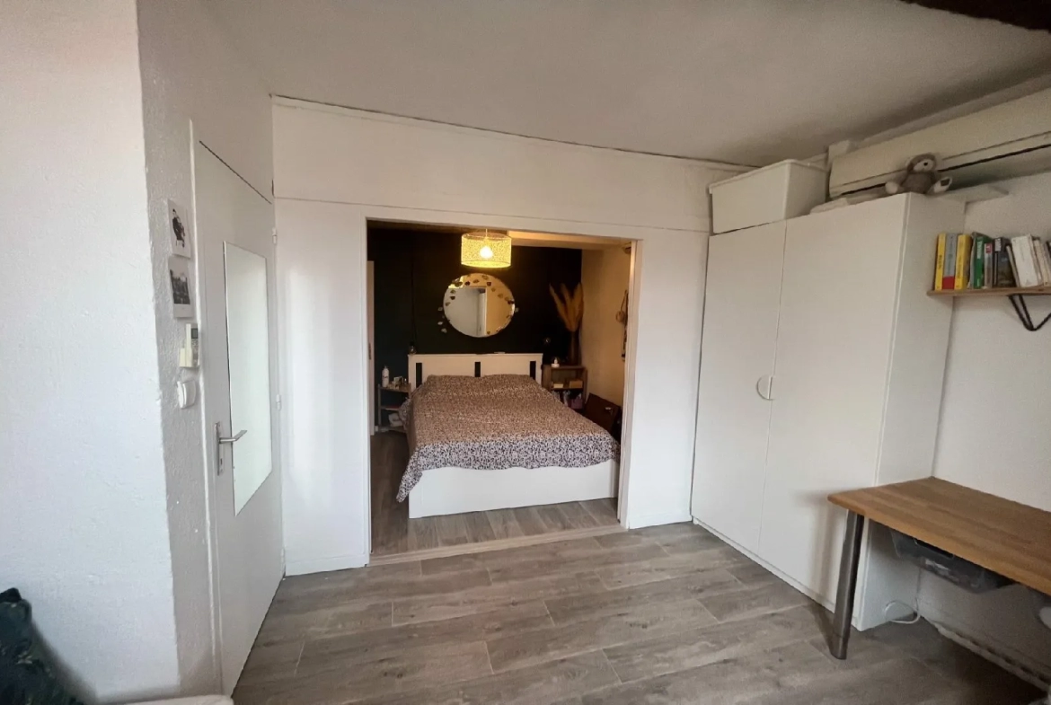 Appartement Duplex Rénové à Trets - 43 m2 - 164 000 € 