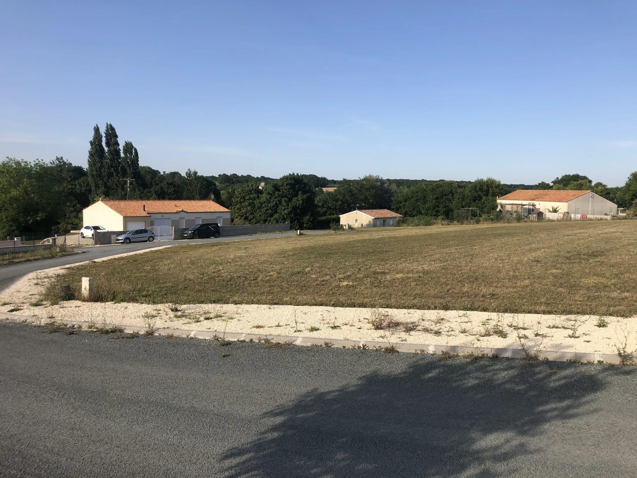 Terrain à bâtir viabilisé en lotissement à Annepont - 796 m2 