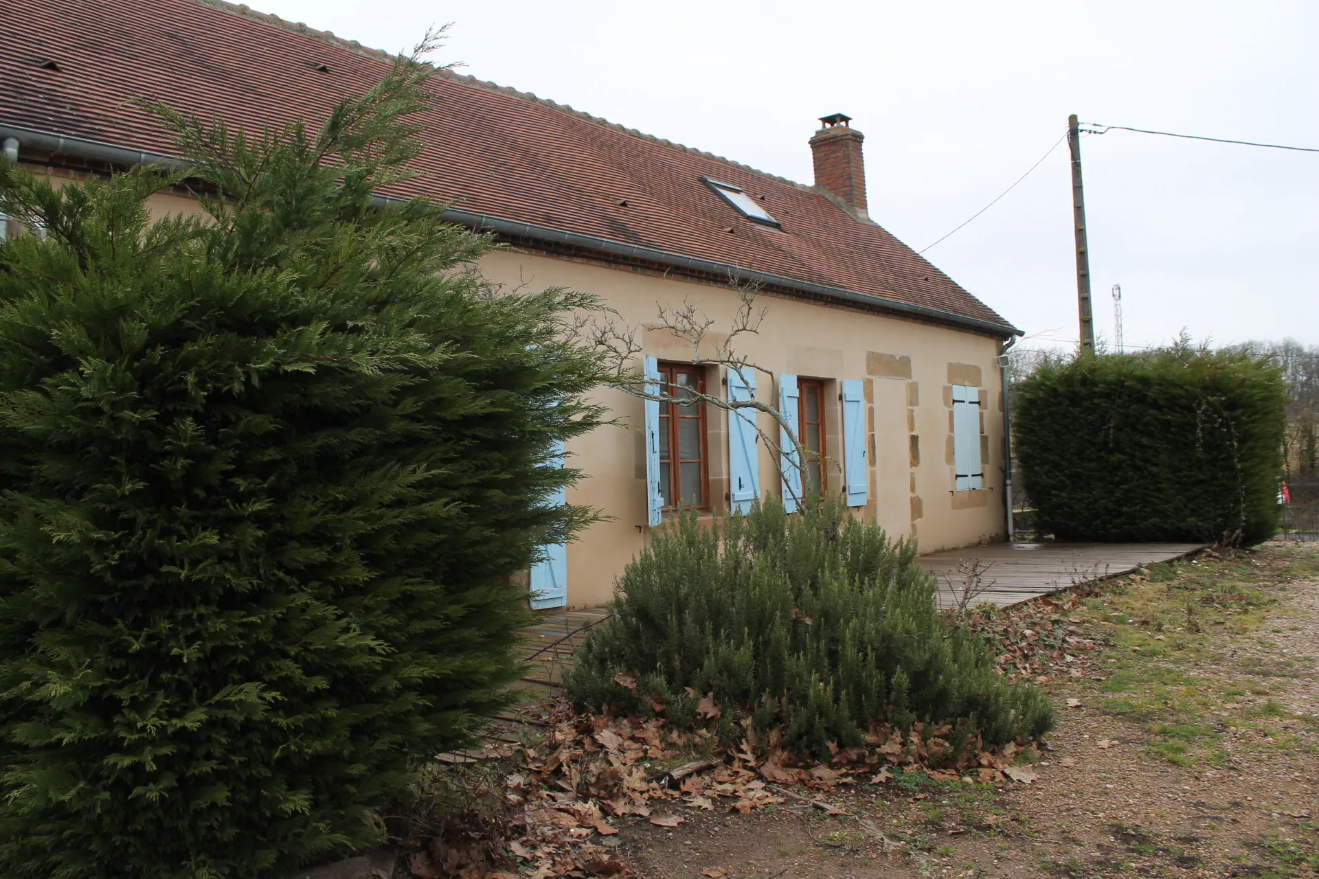 Fermette à St Caprais avec environ 1 hectare de terrain 